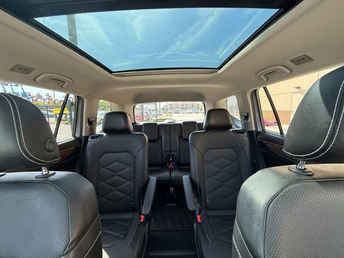 Used 2024 Volkswagen Atlas SE FWD image 32