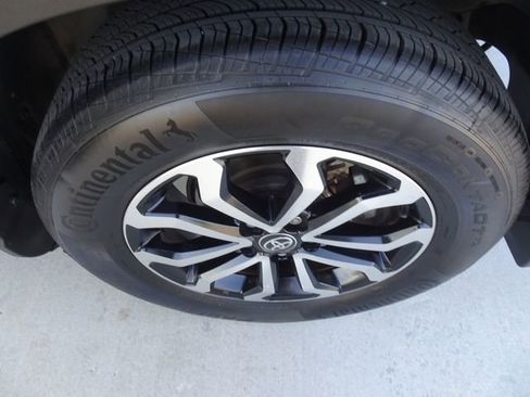 Used 2024 Toyota Corolla Cross AWD Hybrid image 10