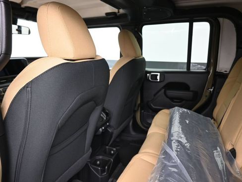 New 2026 Jeep Gladiator Willys AWD/4WD image 23
