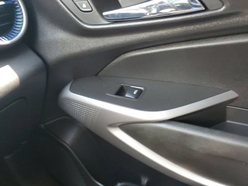 Used 2024 Chevrolet Trax LS FWD image 29