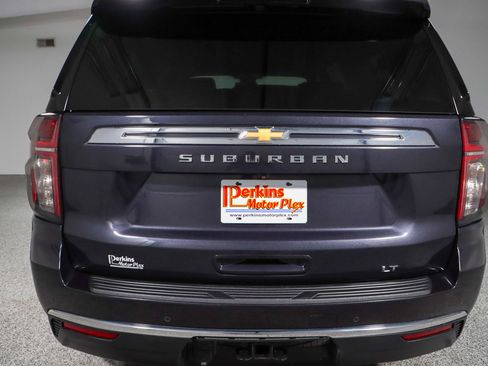 Used 2023 Chevrolet Suburban LT image 8