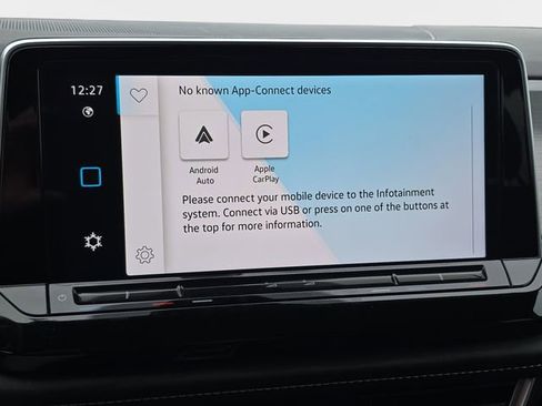 Used 2025 Volkswagen Atlas Cross Sport SE image 25