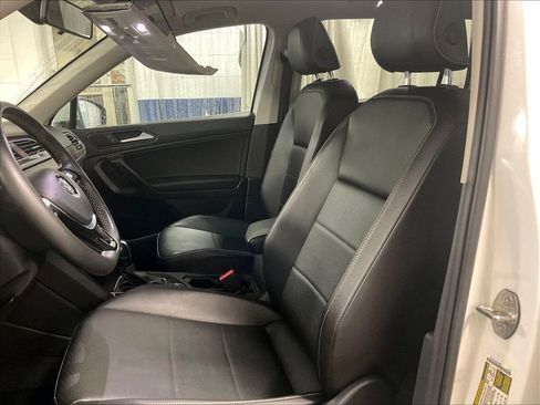 Used 2021 Volkswagen Tiguan SE w/ Panoramic Sunroof Package AWD/4WD image 10