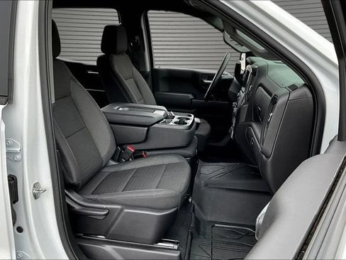 Used 2026 Chevrolet Silverado 1500 Custom Trail Boss w/ Dark Appearance Package AWD/4WD image 29