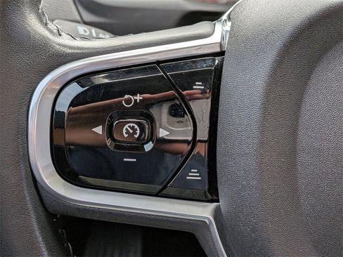 Used 2018 Volvo XC90 T6 Inscription w/ Convenience Package image 27