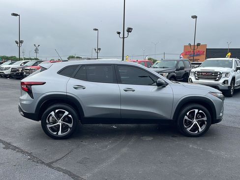 Used 2024 Chevrolet Trax RS w/ Driver Confidence Package FWD image 6