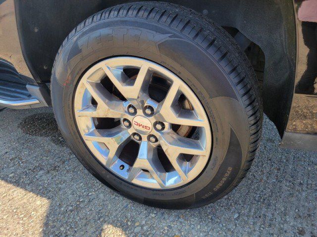 Used 2017 GMC Yukon SLT w/ Open Road Package RWD image 9