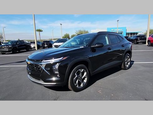 New 2026 Chevrolet Trax LT w/ Driver Confidence Package image 15