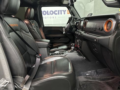 Used 2022 Jeep Gladiator Mojave w/ Cold Weather Group image 21