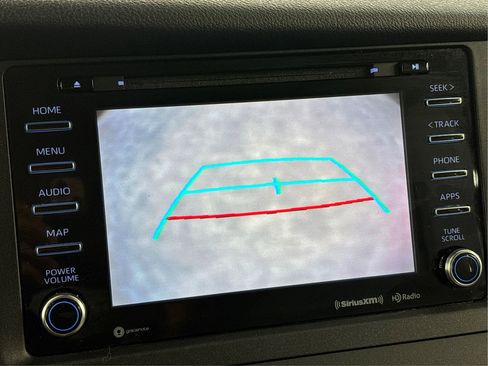 Used 2020 Toyota Sienna LE image 36