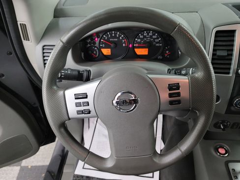 Used 2021 Nissan Frontier SV w/ Midnight Edition Floor Mats image 14