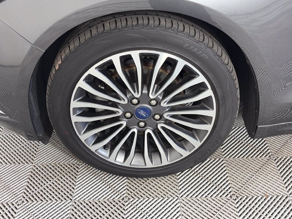 Used 2018 Ford Fusion SE w/ Equipment Group 602A FWD image 8