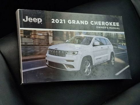 Used 2021 Jeep Grand Cherokee Limited AWD/4WD image 29