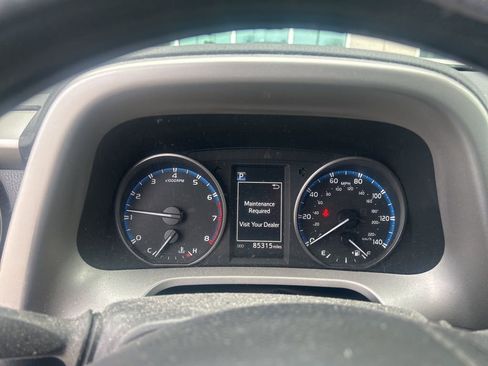 Used 2018 Toyota RAV4 LE image 7