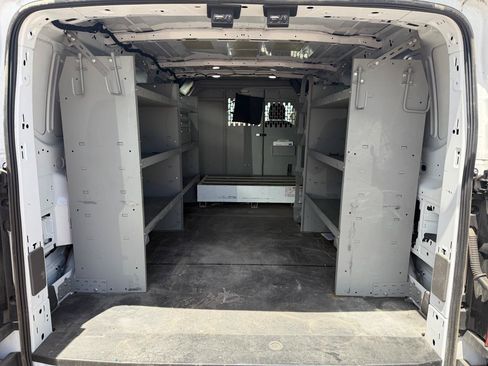 Used 2023 Ford Transit 250 Low Roof RWD image 5