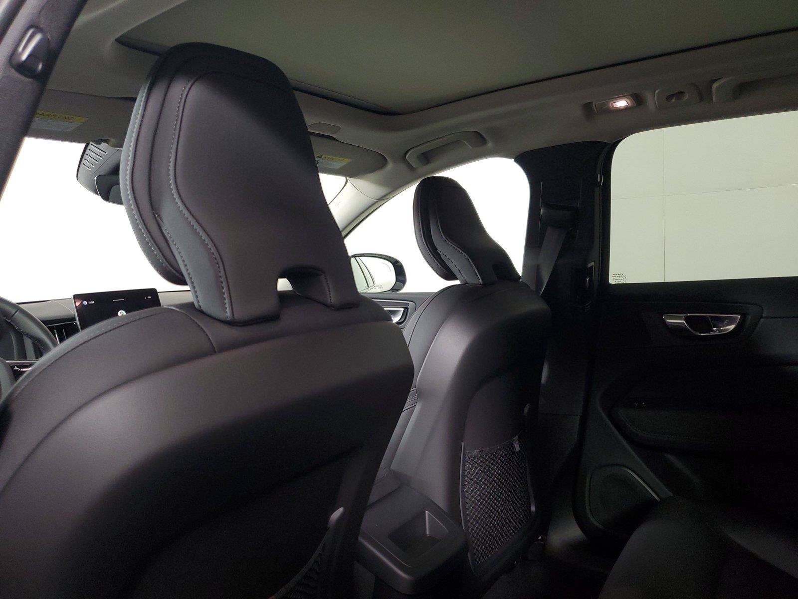 New 2027 Volvo XC60 B5 Core AWD/4WD image 14