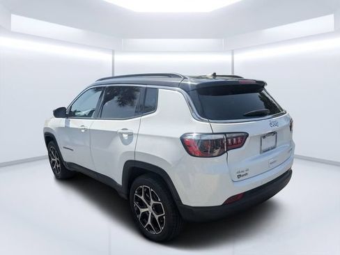 Certified 2024 Jeep Compass Limited AWD/4WD image 5