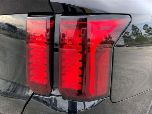 Used 2023 Kia Sorento LX image 29