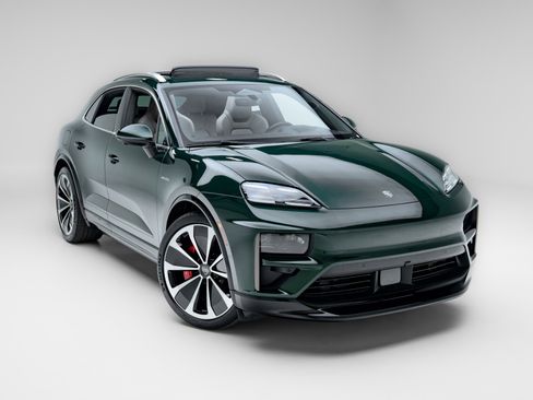 Used 2024 Porsche Macan Turbo Electric image 23