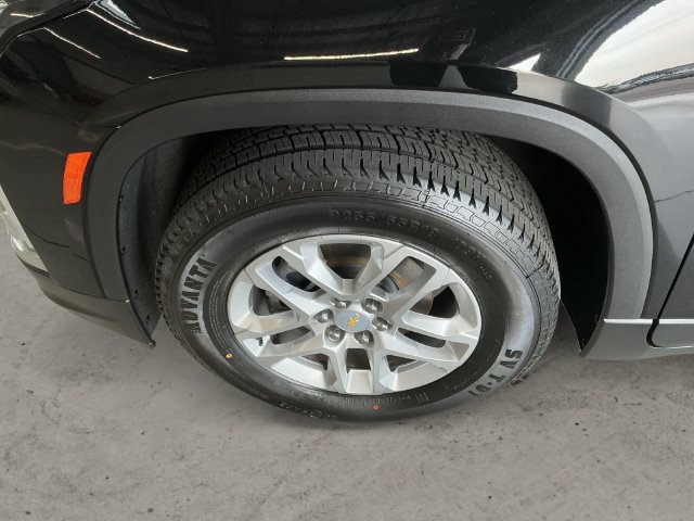 Used 2023 Chevrolet Traverse LS w/ Safety Package AWD/4WD image 9
