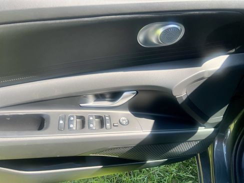 Used 2026 Hyundai Elantra SE FWD image 15