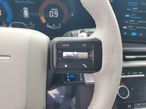 Used 2025 Hyundai Santa Fe SEL image 23