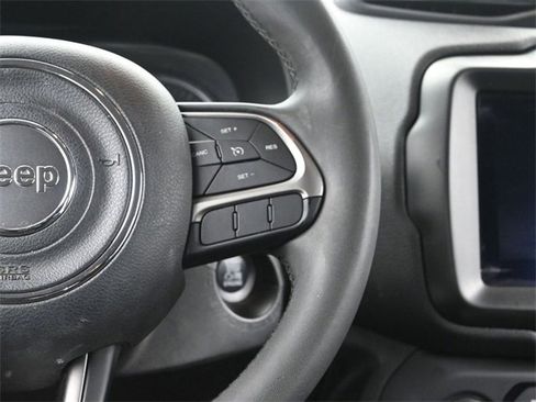 Used 2022 Jeep Renegade Latitude image 29