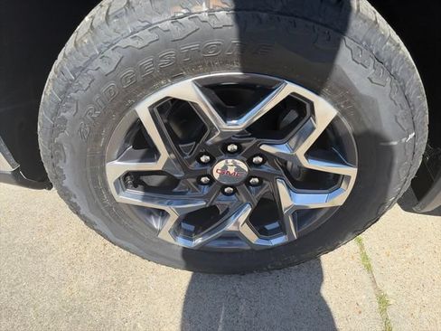 New 2026 GMC Sierra 1500 SLT w/ SLT Premium Plus Package AWD/4WD image 8