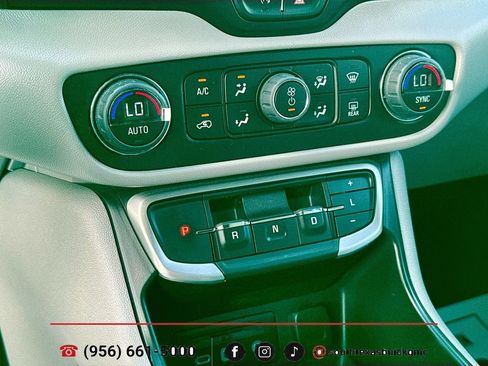 Used 2023 GMC Terrain SLT w/ Infotainment Package II FWD image 20