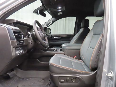 Used 2025 GMC Yukon AT4 w/ LPO, Get Active Package AWD/4WD image 15