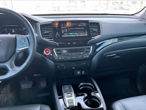 Used 2020 Honda Pilot Touring image 6