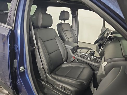 Used 2023 Chevrolet Traverse LT w/ LT Premium Package image 23