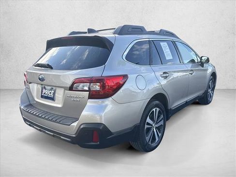 Used 2018 Subaru Outback 3.6R Limited AWD/4WD image 5