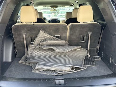 Used 2022 Chevrolet Traverse LT image 8
