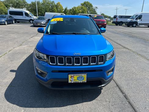 Used 2018 Jeep Compass Latitude w/ Popular Equipment Group AWD/4WD image 8