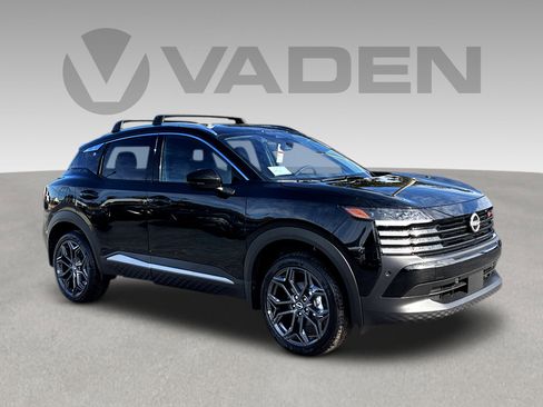 New 2026 Nissan Kicks SR w/ Cold Weather Package image 1