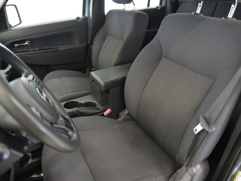 Used 2012 Jeep Liberty Sport image 10