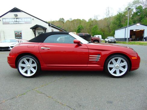Used 2005 Chrysler Crossfire Limited RWD image 3