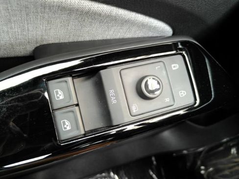 Used 2023 Volkswagen ID.4 Pro RWD image 34