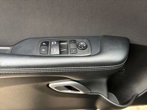 Used 2023 Dodge Challenger SXT RWD image 4