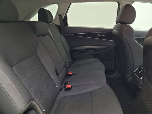 Used 2020 Kia Sorento L image 19