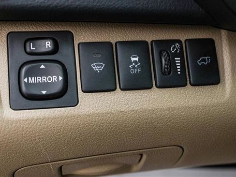 Used 2013 Toyota Highlander SE image 13