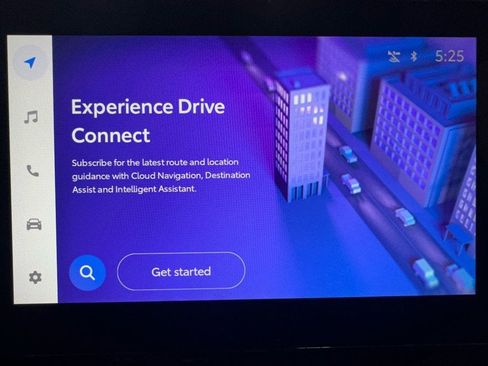 Used 2025 Toyota Corolla Cross L image 26