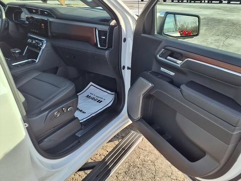 Used 2024 GMC Sierra 1500 Denali AWD/4WD image 48