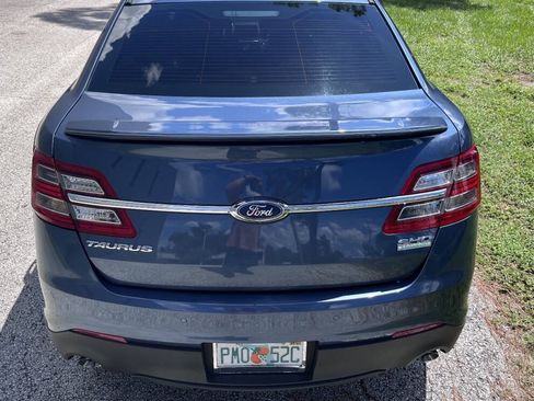 Used 2018 Ford Taurus SHO AWD/4WD image 8