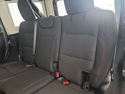 Used 2021 Jeep Wrangler Unlimited Rubicon AWD/4WD image 36