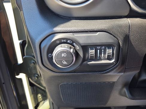 Used 2022 Jeep Gladiator Sport AWD/4WD image 28