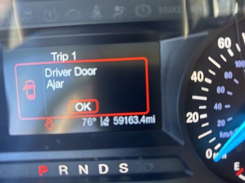 Used 2019 Ford Edge SE w/ SE Fleet Driver's Package image 3