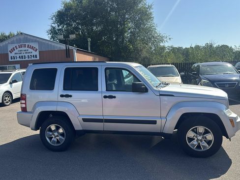Used 2012 Jeep Liberty Sport AWD/4WD image 4