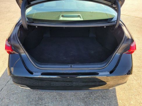 Used 2022 Toyota Avalon XLE image 7